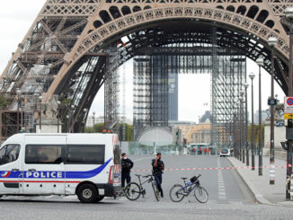 Ameaca de bomba Torre Eifel Paris