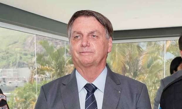 Bolsonaro suspende compra de seringa