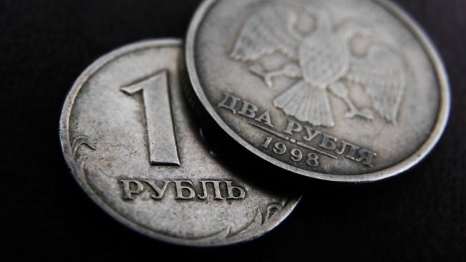 Rublo ultrapassa o dólar