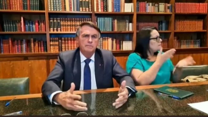 Bolsonaro ameaça golpe